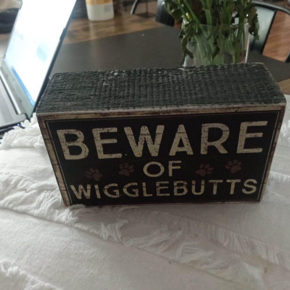 Wood Box Sign - Picture 2 of 2